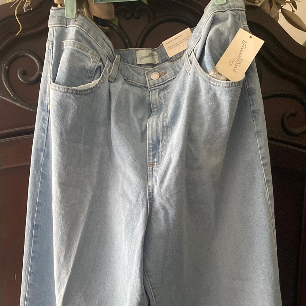 Universal Thread Light Blue High Rise Women's Jeans